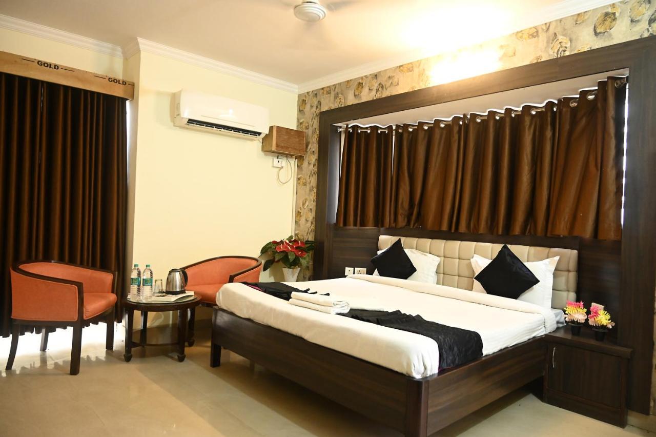 Ganga Darshanam Guesthouse At Dashashwamedh Ghat Varanasi Exteriör bild