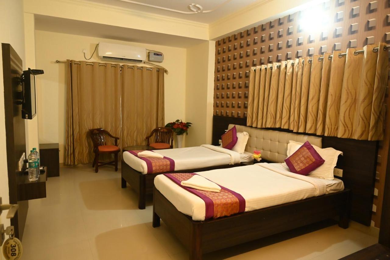 Ganga Darshanam Guesthouse At Dashashwamedh Ghat Varanasi Exteriör bild