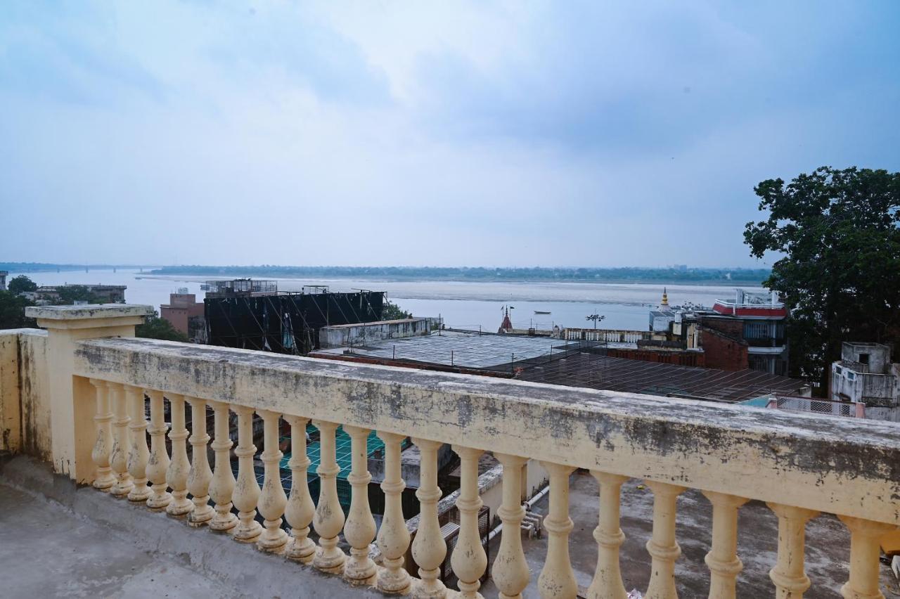 Ganga Darshanam Guesthouse At Dashashwamedh Ghat Varanasi Exteriör bild