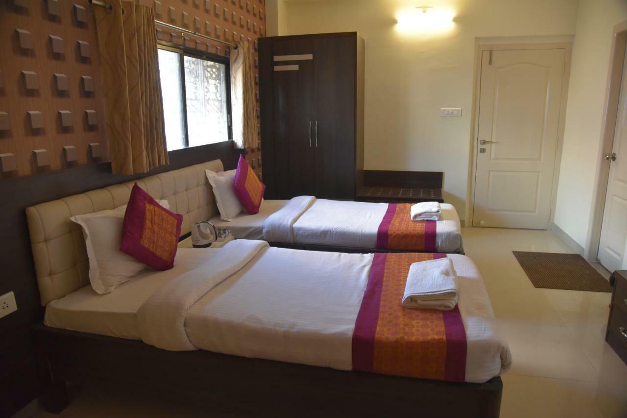 Ganga Darshanam Guesthouse At Dashashwamedh Ghat Varanasi Exteriör bild